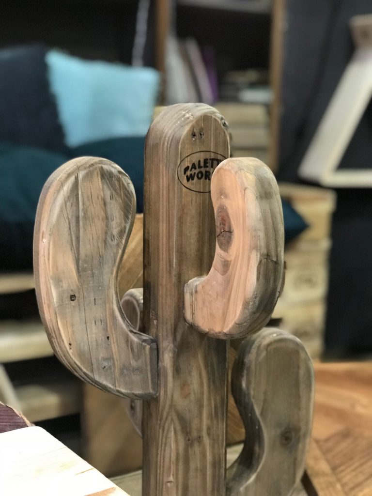 cactus réaliser en planches palettes recyclés, Palette work 